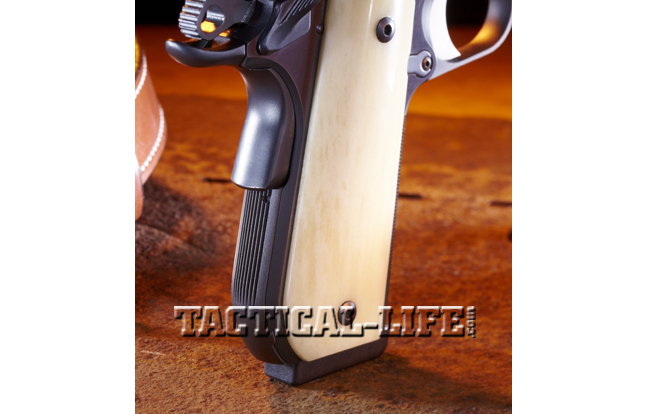 The Classic Carry Pro features a rounded heel at the base of the backstrap for easier concealment of the pistol when being carried.