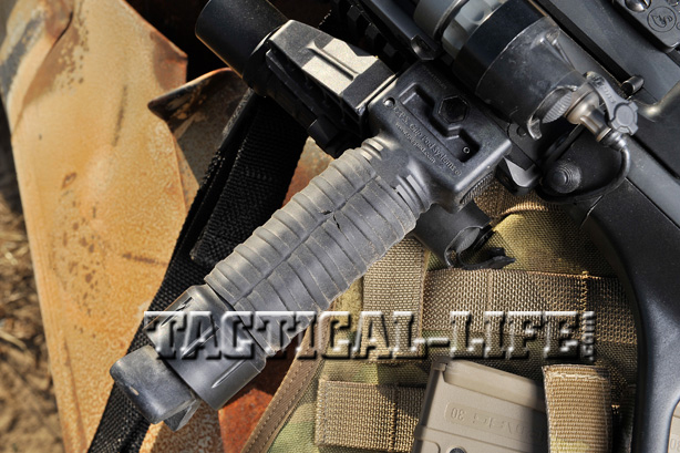 STEYR AUG A3 NATO grip