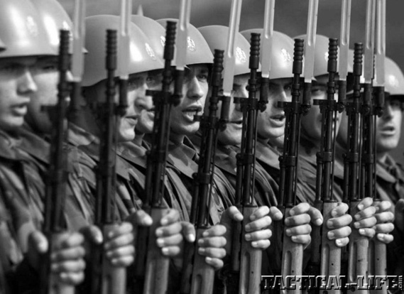 Soliders Yugo M59 Rifles