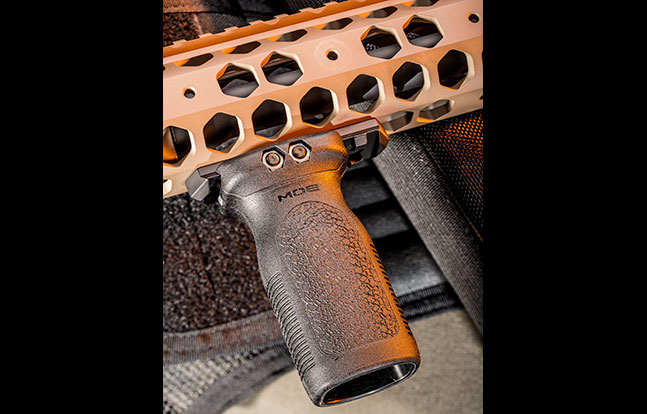 MILTAC Alpha AR Carbine evergreen front grip