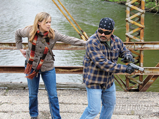 self-defense, self-defense tips, self-defense tactics, how to avoid becoming a victim, ladies only self defense, ladies only