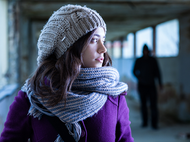 10 Everyday Weapons to Use for Self Defense, everyday weapons, improvised weapons, self-defense, self defense, everyday weapon, improvised weapon, improvised weapon self defense, everyday weapon self defense, scarf