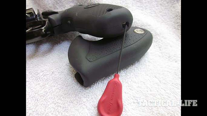 Crimson Trace Lasergrips 6