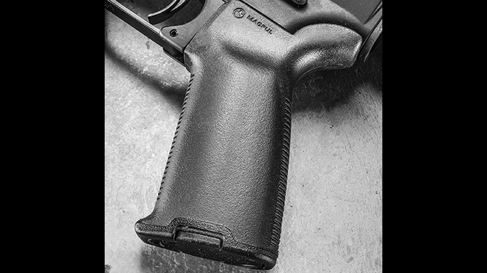 Del-Ton Evolution Rifle CBG 2016 grip