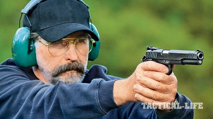 Metro Arms Mac 1911 solo Dennis Adler