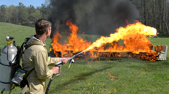 FPSRussia Tests Personal Flamethrowers
