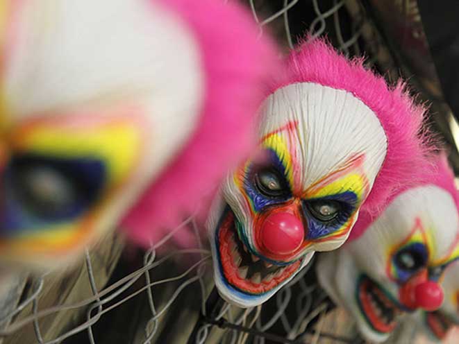 creepy clown, creepy clown home invasion