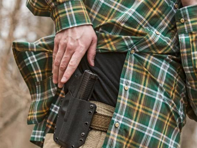 milwaukee concealed carrier shoots armed robbers