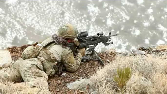 SOCOM Lightweight Medium Machine Guns aiming