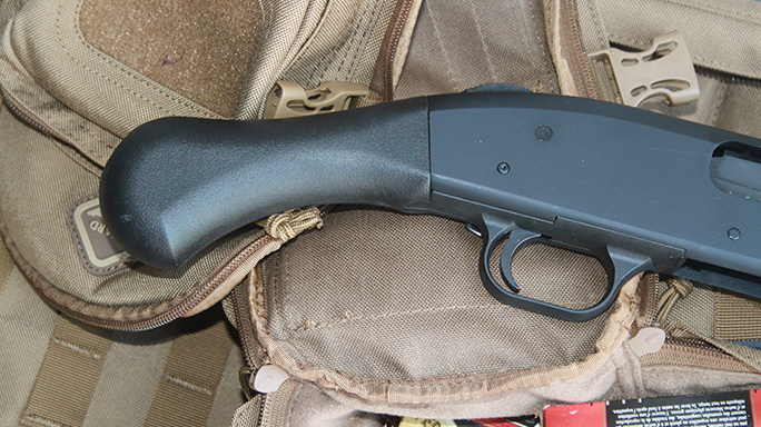 Mossberg 590 Shockwave shotgun grip
