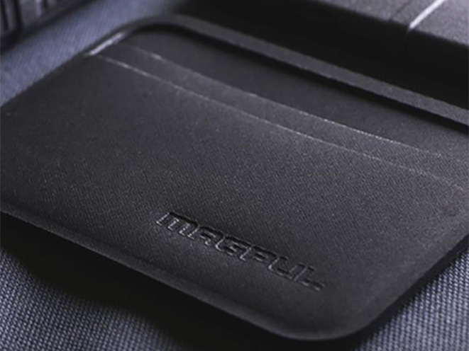 Magpul DAKA Everyday Wallet angle