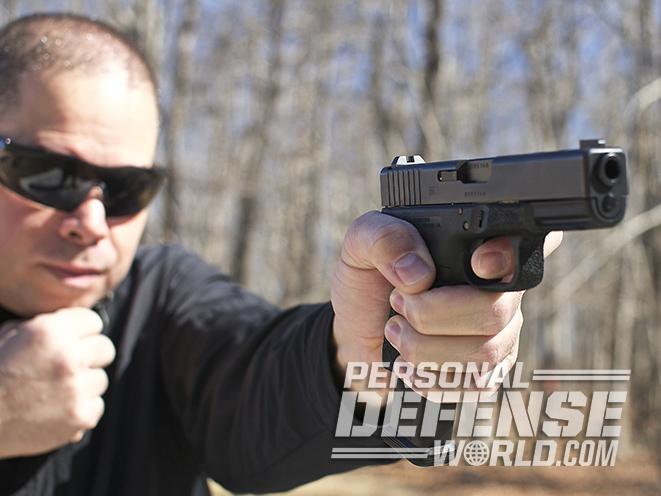 glock 19 edc pistol one-handed