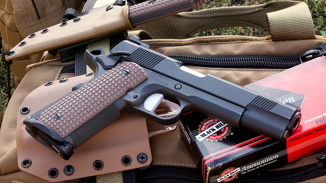 Carrying 1911 Duty Pistol handgun