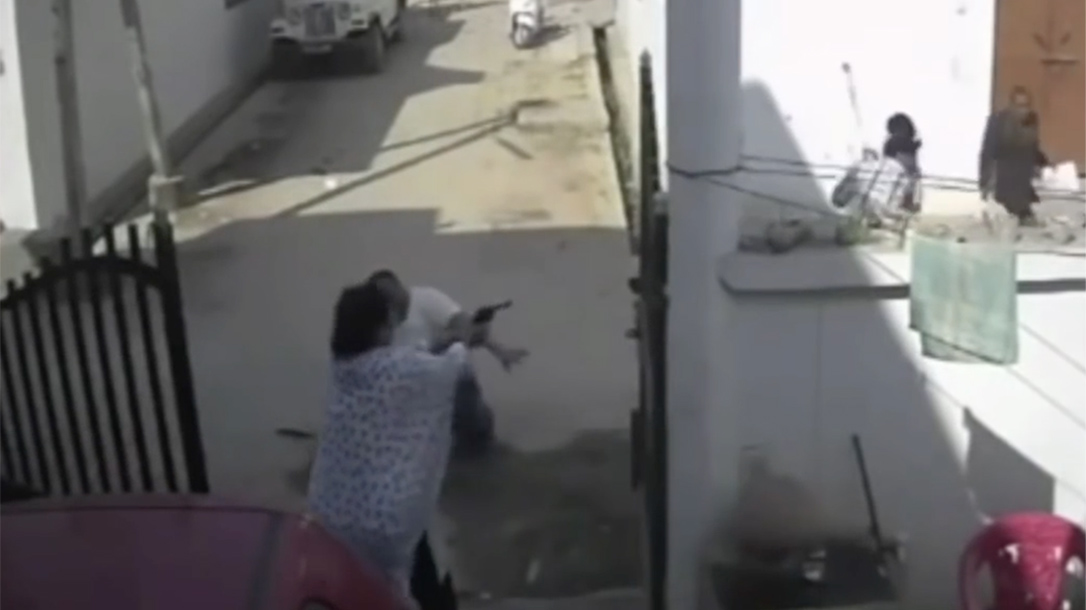 india 6-shot revolver shooting