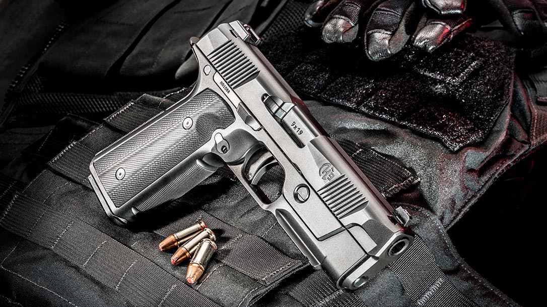 hudson h9 pistol right angle