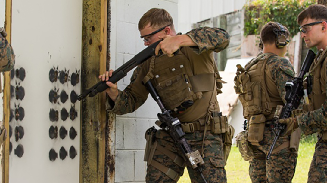 remington m870 modular combat shotgun door breach