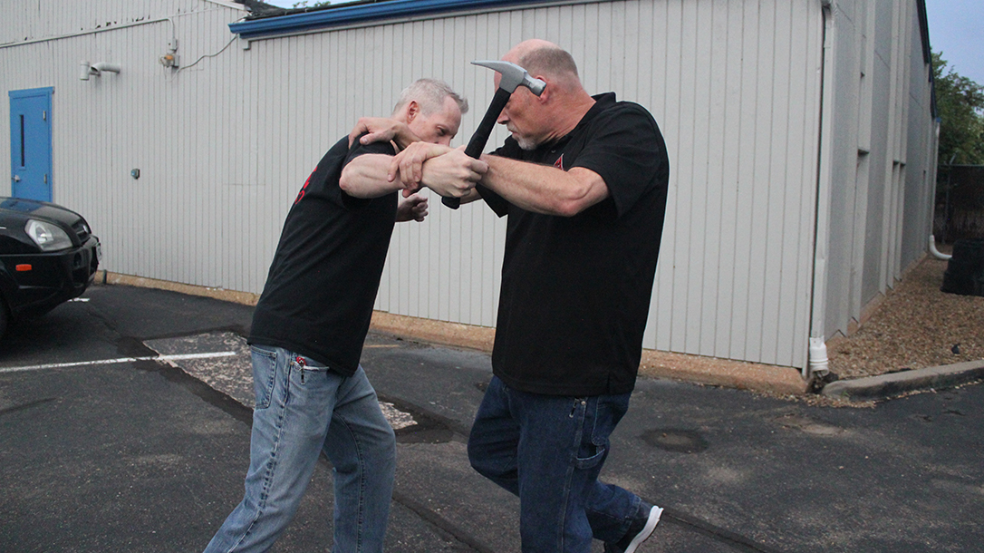 Shoulder Stop, self-defense, hammer, step 4