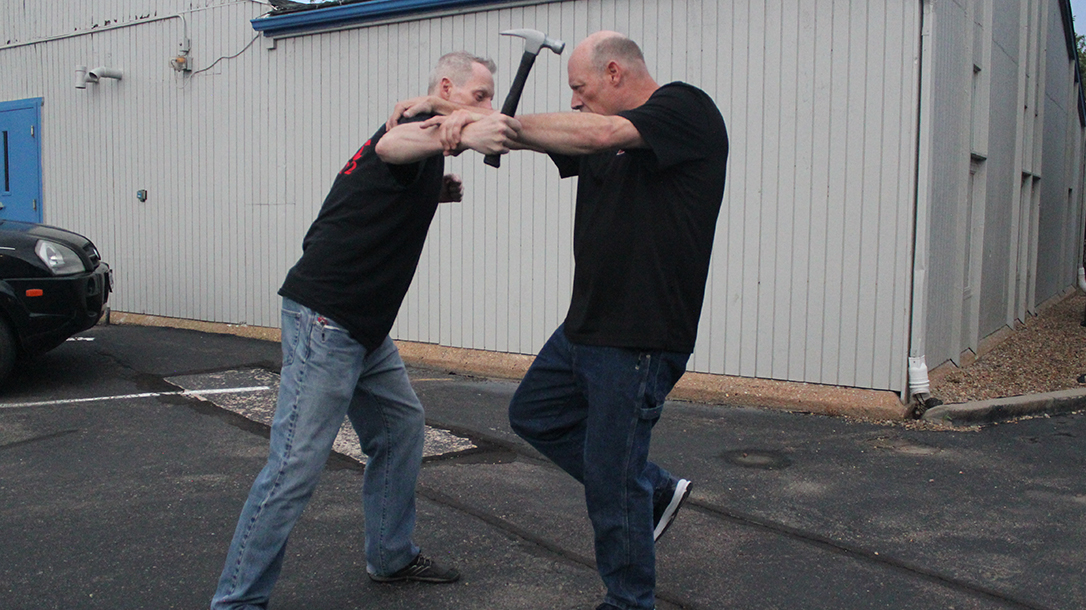 Shoulder Stop, self-defense, hammer, step 5