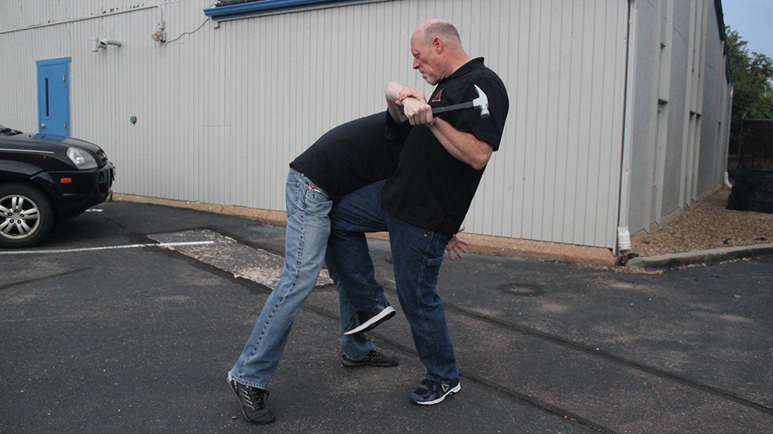 Shoulder Stop, self-defense, hammer, step 6
