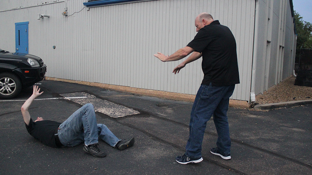 Shoulder Stop, self-defense, hammer, step 7