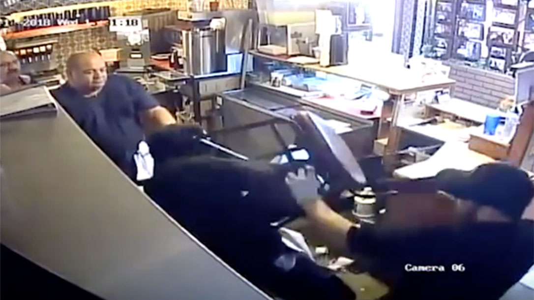 arizona mi nidito knife-wielding robber