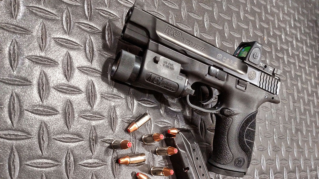 new female shooters smith wesson mp core