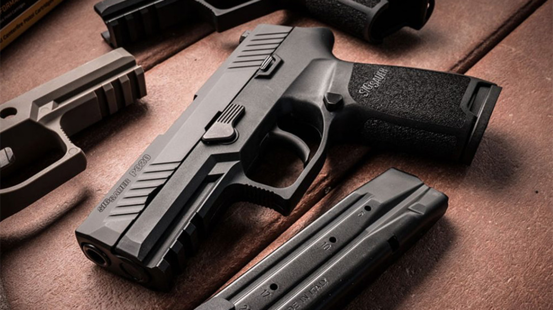 sig sauer, sig sauer p320, sig p320, sig p320 pistol, webb county sheriff sig p320, webb county sheriff, p320 beauty shot