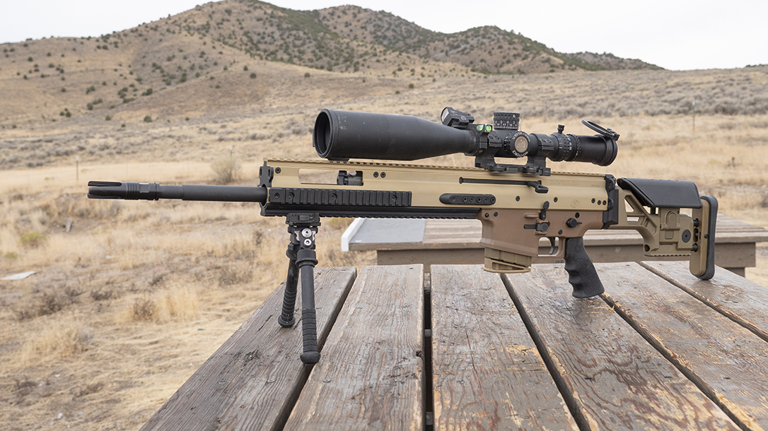 FN SCAR 20S Review, FN SCAR, left