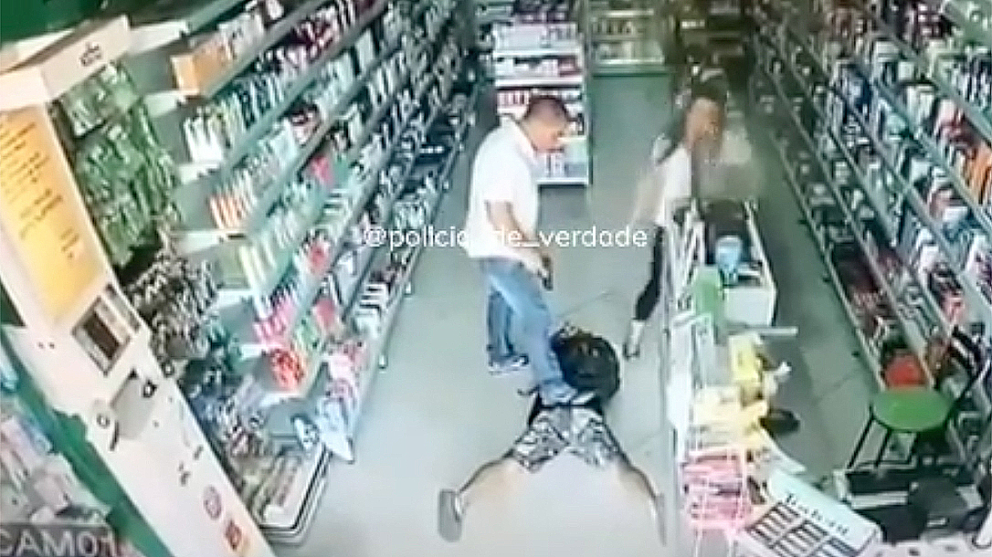 Brazilian Shop Owner, situational awareness, Discretion