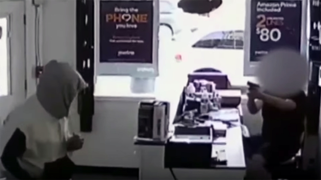 MetroPCS Employee shoots and kills armed robber.
