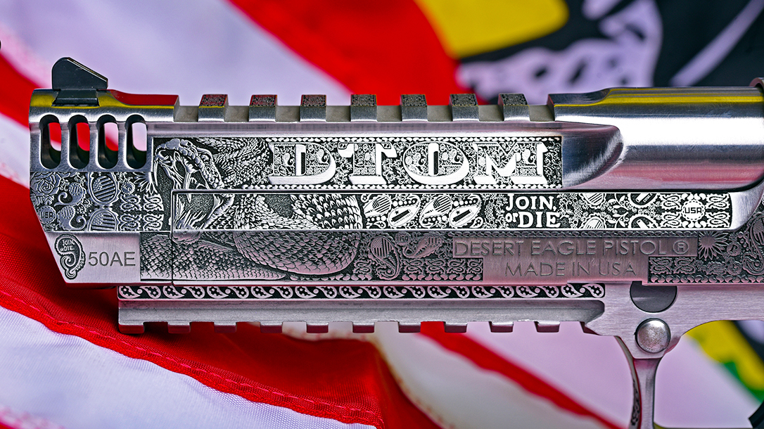 Magnum Research Deagle, Dark Alliance, engraving