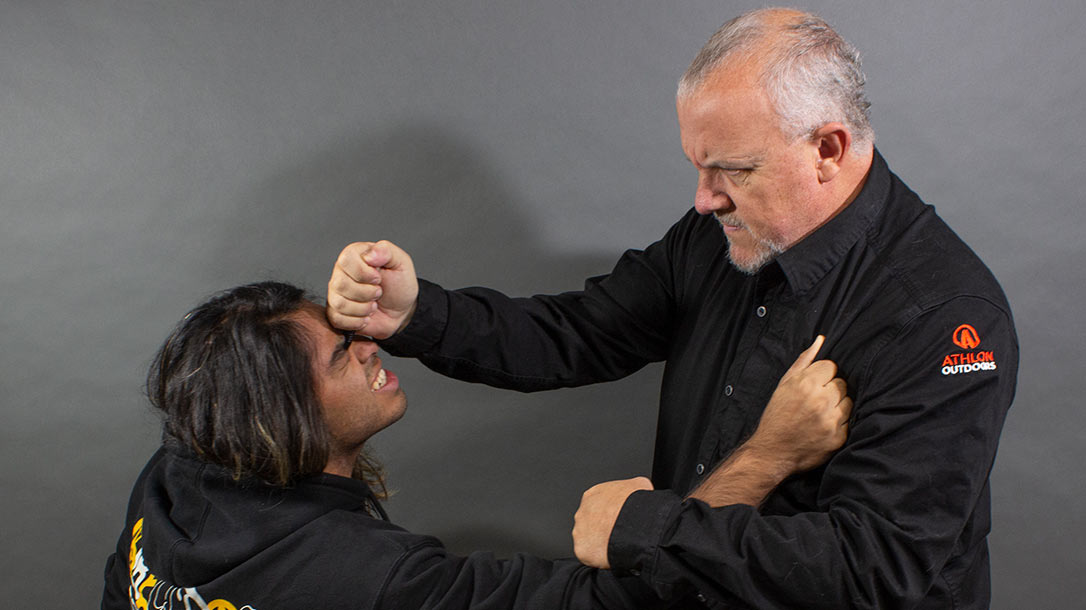 Using the Benchmade Longhand tactical pen for self-defense.