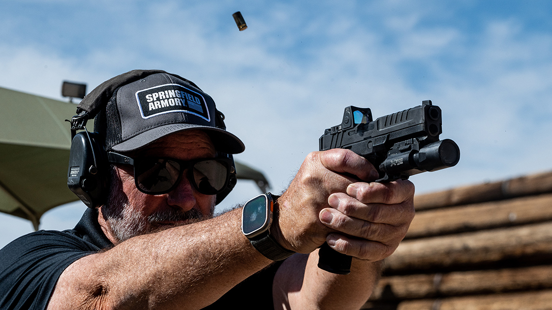 Rob Leatham shooting the Springfield Armory Echelon.