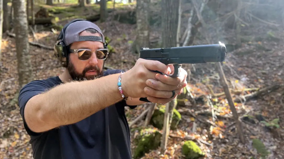 Shooting the Glock 40 in 10mm.
