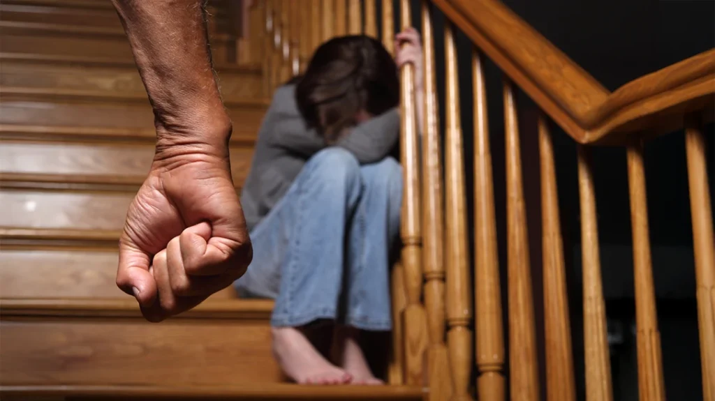 When Women Use Deadly Force: Perceptions of Society and the Jury.