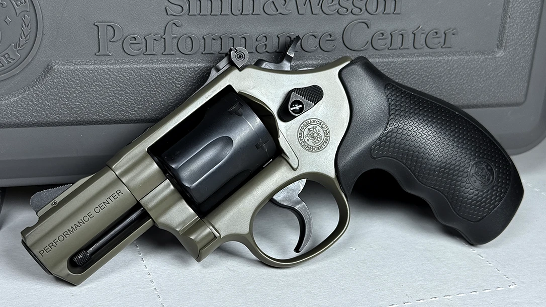 Smith & Wesson Model 19 Carry Comp: Moss is the New Black.