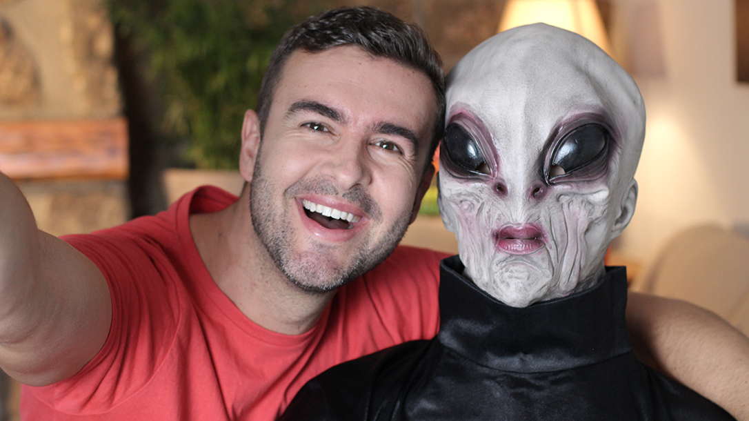 Always take a selfie with an alien if you can!