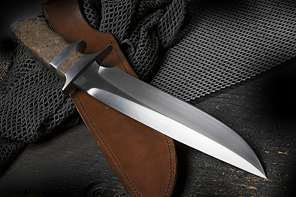 Therion Subhilt Fighter blade up with sheath