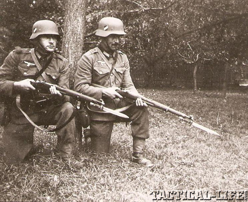 German Soldiers WWII Osterreichisches Repetiergewehr M.95
