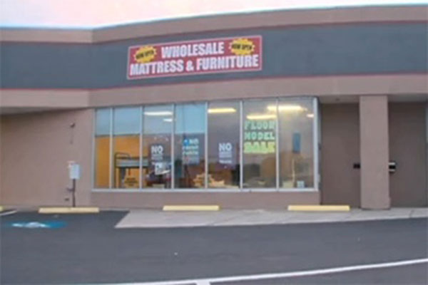 charlotte mattress store armed robbery