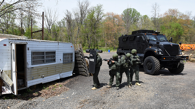 mrap vehicle police trailer