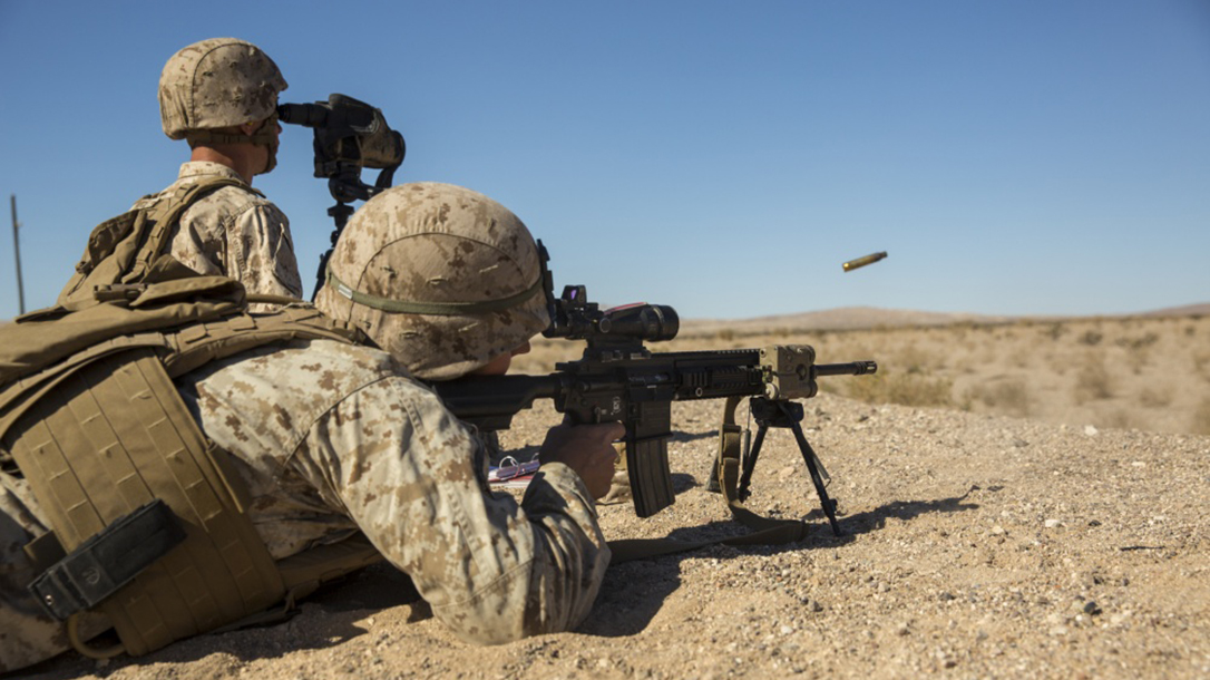 marines m27 iar rifle shooting