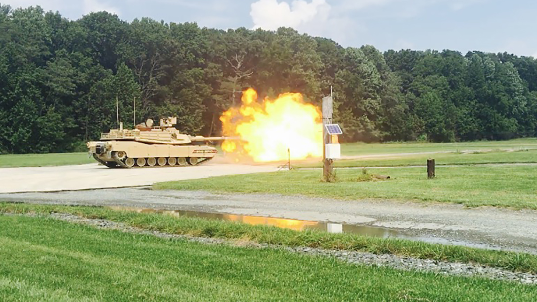 M1A1 Abrams SEpv3 tank firing
