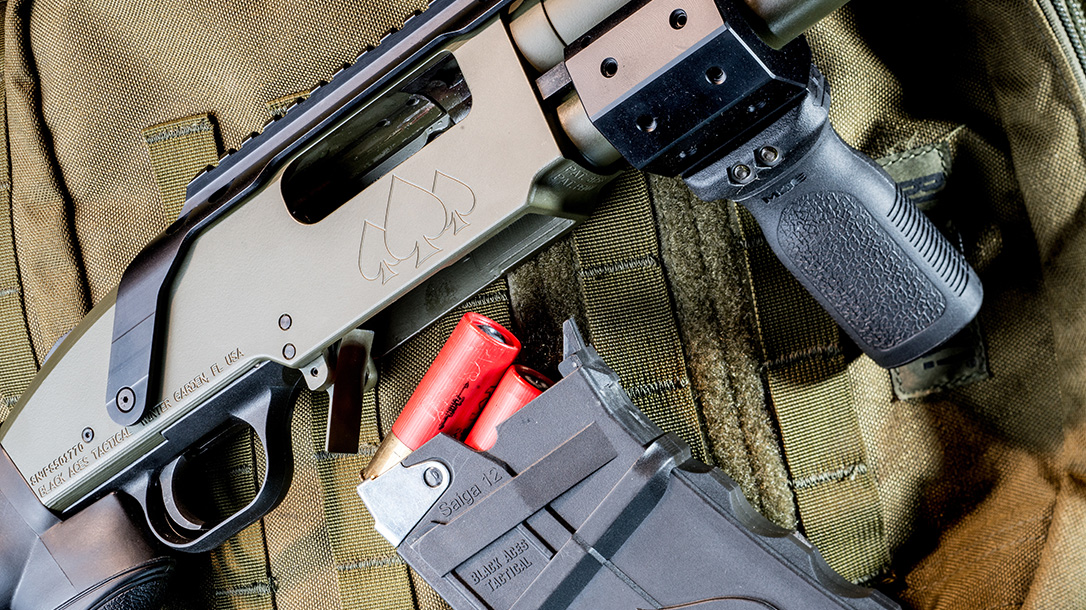 Black Aces Tactical DT Shotgun, 12-gauge shotgun, magazine