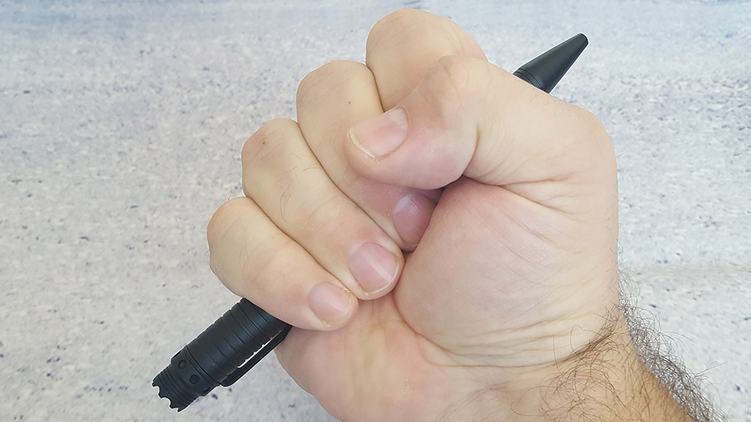 Tactical Pen, strike