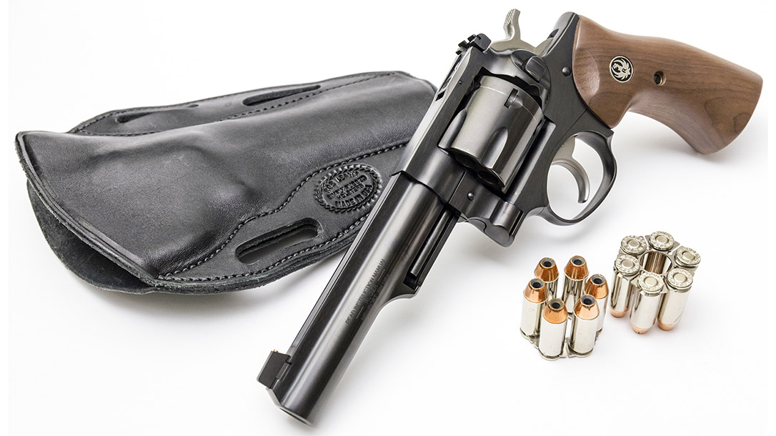 Ruger GP100 10mm, holster and ammo