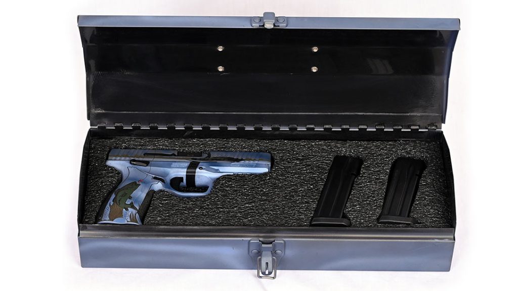 The tacklebox is lined to fit the SAR9 snugly.