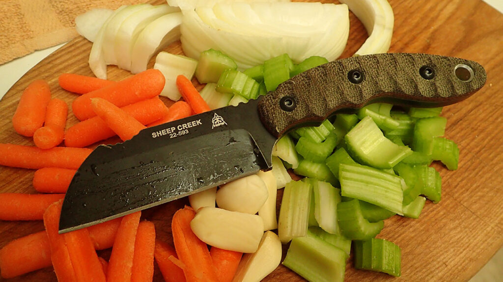 A desirable trait in an EDC knife is the ability to prepare food. The TOPS Sheep Creek excelled in this regard, operating like a mini cleaver allowing for knuckle clearance and smoothly slicing like a box cutter.
