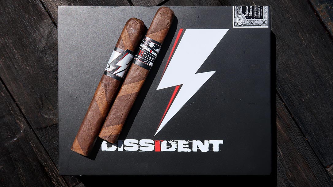 To those in the cigar world. Dissident Cigars are not a brand-new name. Made in the Oveja Negra Cigar Factory in Esteli, Nicaragua, the brand was originally launched in 2013.
