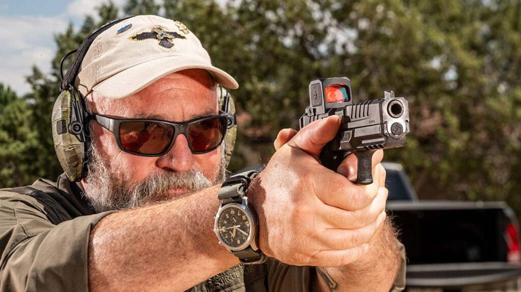 Longtime Gunsite instructor, combat Army veteran, and career law enforcement officer Erick Gelhaus ran the 350 Pistol with Optics class.